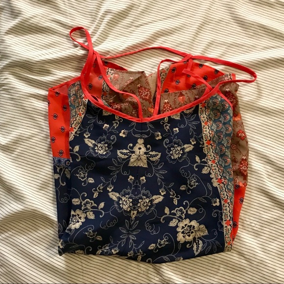 Maurice’s Patterned Sleeveless Blouse - Picture 4 of 4